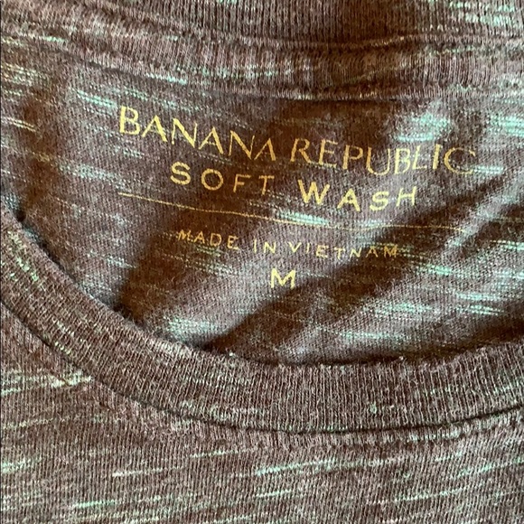 Banana Republic Men’s Soft Wash Tee - Picture 3 of 4